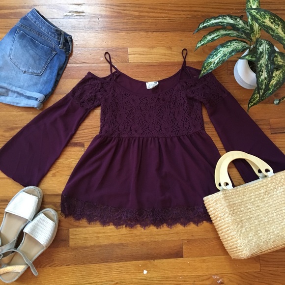 La Hearts Tops - 4/$25 Burgundy Blouse